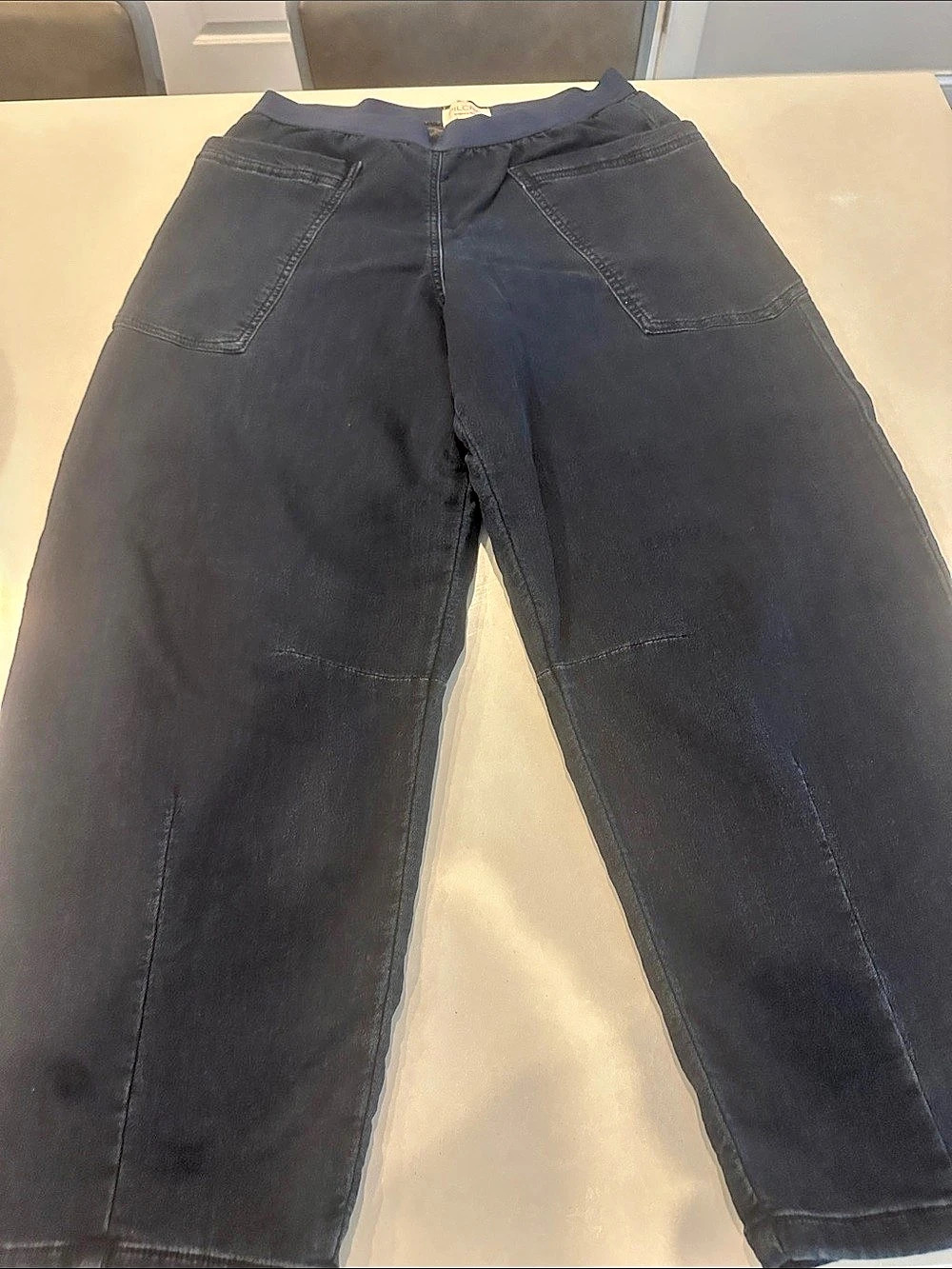 PILCRO Straight Leg Pants in Black Size Small Like New